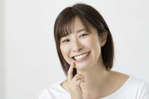 歯列が整った女性の笑顔