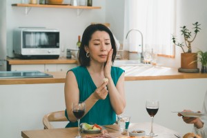 矯正 食事 痛み